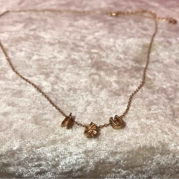 FREE * Maurices Gold St. Patricks’s Day Necklace Horseshoe Lucky Clover Wishbone - Picture 3 of 5